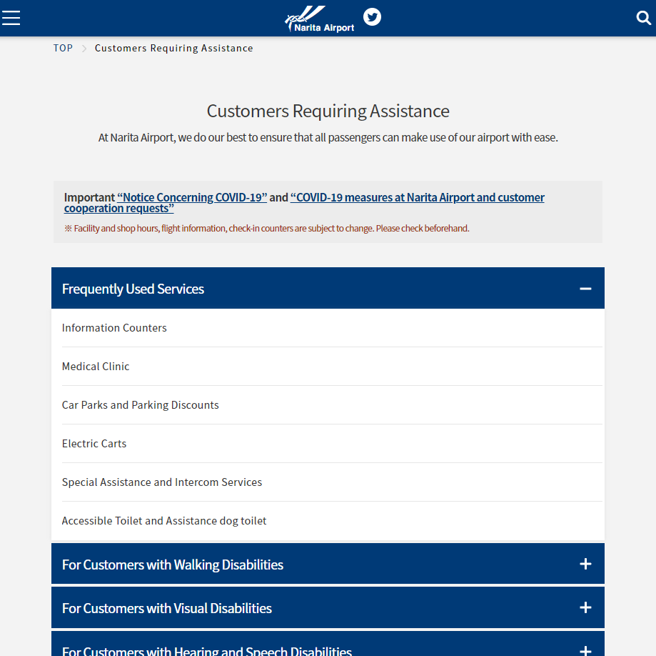 Página do aeroporto de Narita com fundo claro e seções azuis listando serviços frequentemente utilizados e específicos para clientes com diferentes tipos de deficiência.